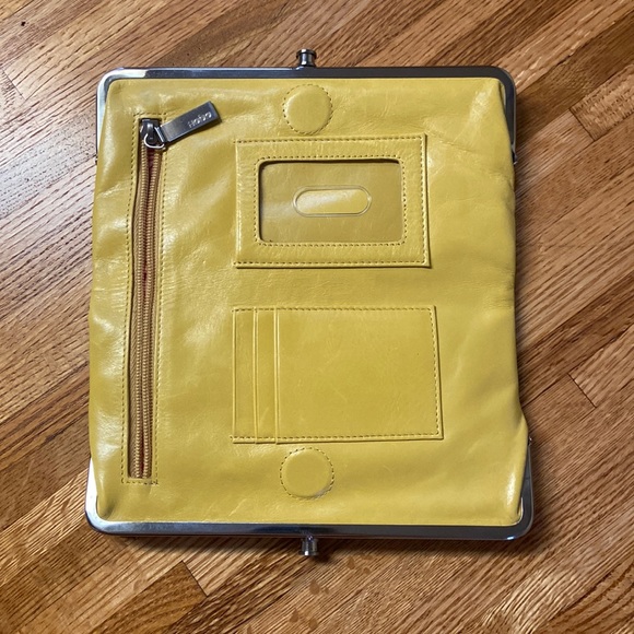 HOBO Handbags - HOBO Lauren clutch